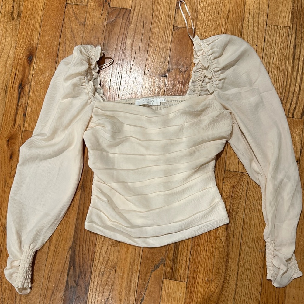 Size small ASTR the label top